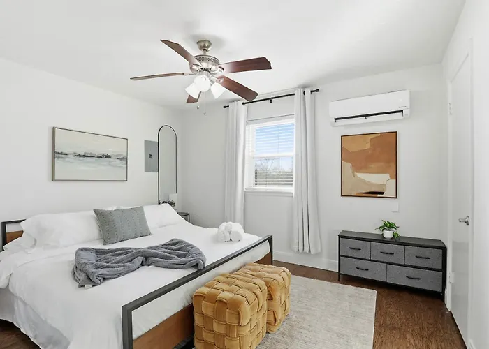 Tcu Gem - Stylish With King Bed & Full Kitchen Apartment *